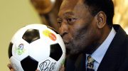Vua bóng đá Pele đã qua đời sau khi trải qua cuộc chiến đấu với bệnh tật
